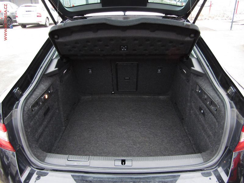 Škoda Superb (2019) 2.0TDi, 2.maj,ČR, DSG, STK10 - fotka 7 z 22