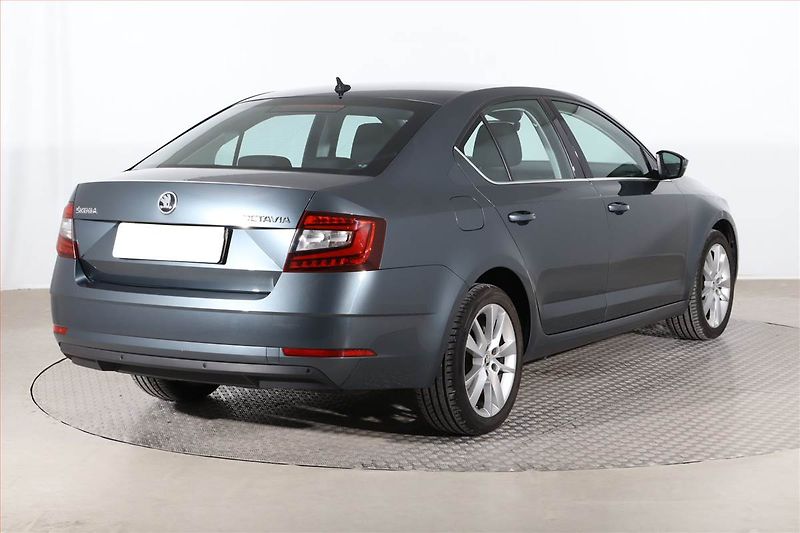 Škoda Octavia (2018) Style 1.6 TDI, Navi, Tempomat - fotka 5 z 24