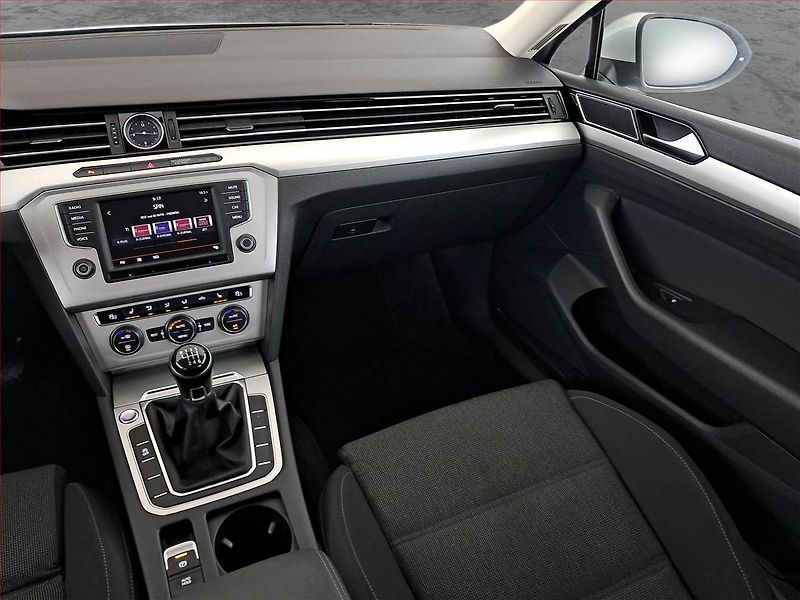 Volkswagen Passat (2014) Comfortline 2.0 TDI, Tempomat - fotka 8 z 17