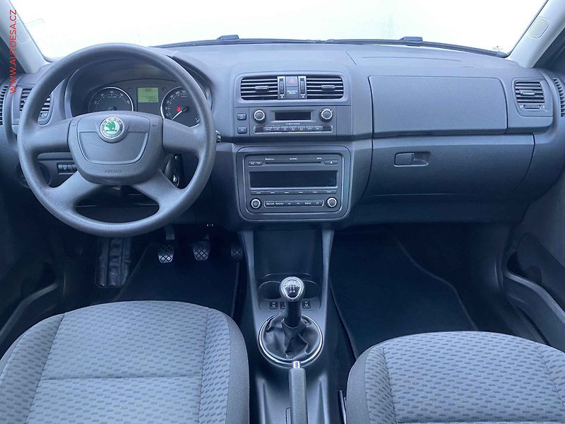 Škoda Fabia (2011) 1.2 TSi, Ambiente, výhřev sed - fotka 8 z 15