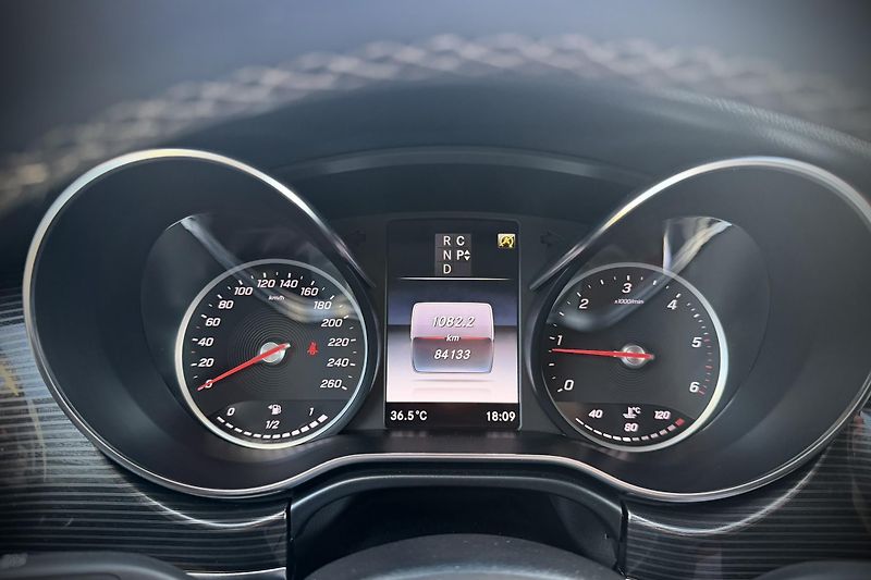 Mercedes-Benz Třídy V (2019) V 250d 4Matic Avantgarde Lang - fotka 27 z 45