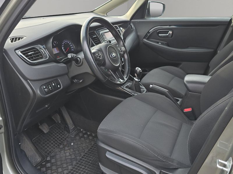 Kia Carens (2014) 1.6 GDi 99kW, DPH, 1. Maj. - fotka 22 z 25