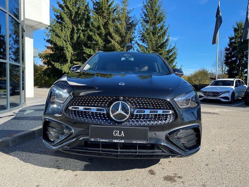 Mercedes-Benz GLA (2025) GLA 200 d 4M - fotka 2 z 9