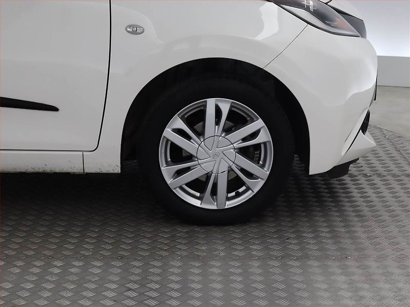 Toyota Aygo (2017) 1.0 VVT-i, Automat, ČR,1.maj - fotka 12 z 13