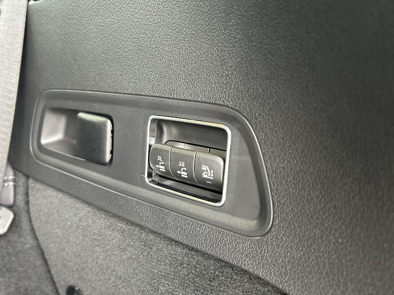 Mercedes-Benz GLS 450d 4MATIC AMG AIRMATIC ZÁRUK - fotka 37 z 40