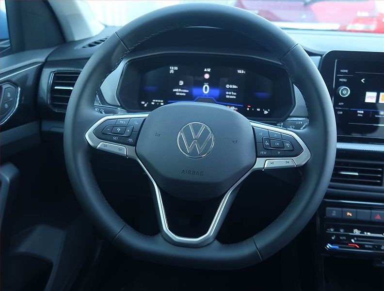Volkswagen T-Cross (2025) 1.0 TSI - fotka 15 z 17