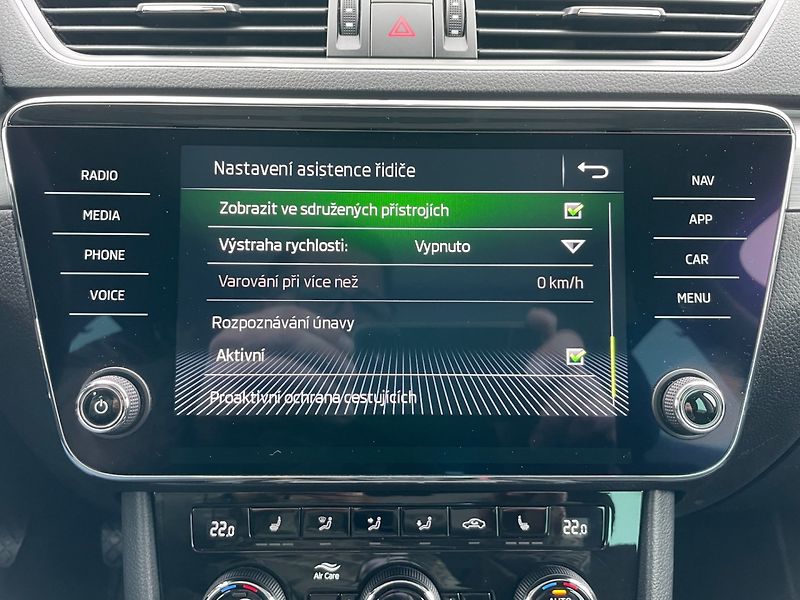 Škoda Superb (2018) 2.0TDi 110kW 4x4! STYLE++! - fotka 31 z 43