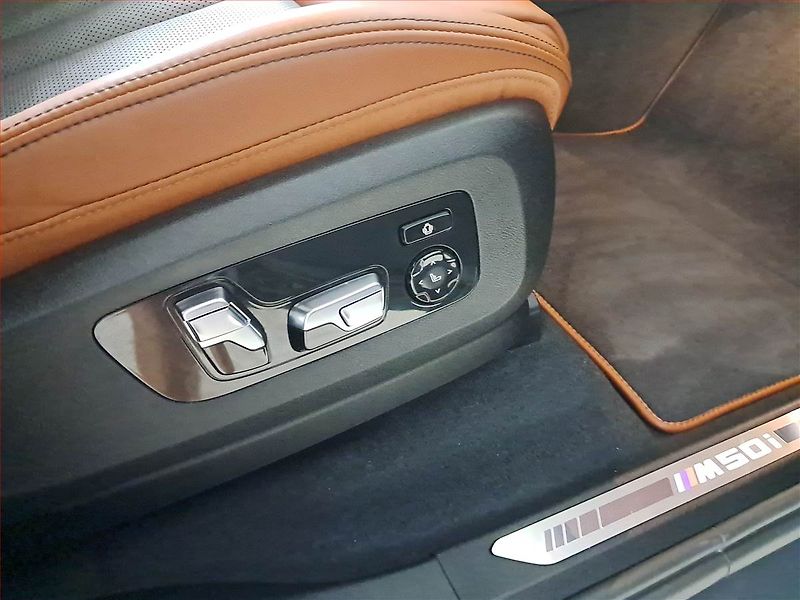 BMW X7 (2022) M50i - fotka 21 z 30