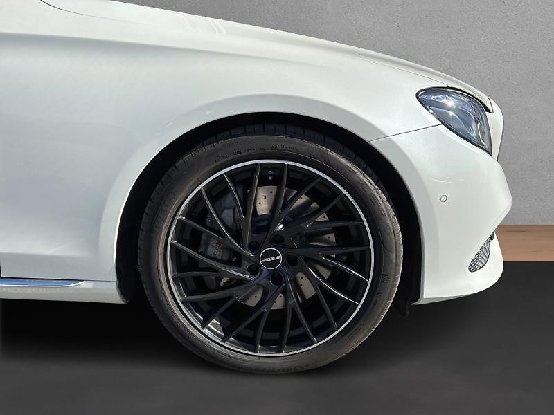 Mercedes-Benz Třídy E 400 4MATIC Avantgarde Designo - fotka 9 z 18