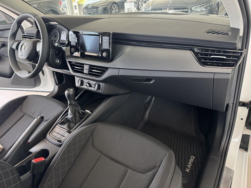 Škoda Kamiq 1,0TSI*Tempomat*PDC*REZERVACE! - fotka 11 z 29