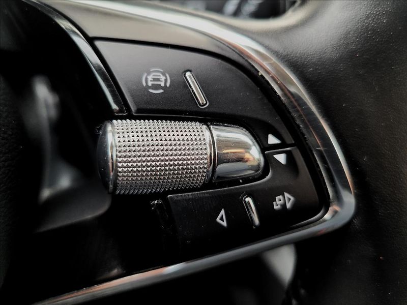 Škoda Karoq 1,5 TSI,DSG,navi,110kw - fotka 22 z 49