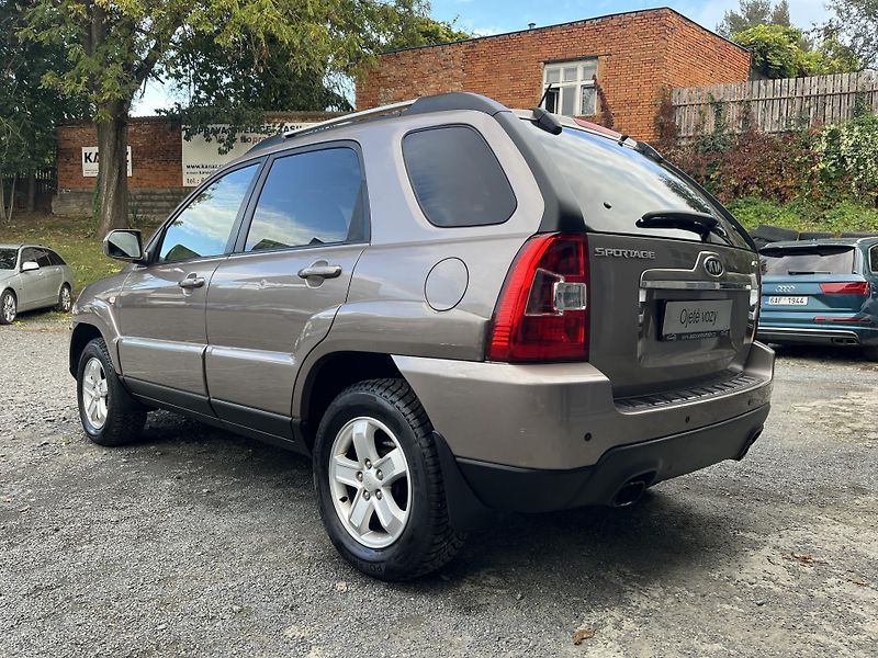 Kia Sportage (2010) 2,0 CRDi 110 Kw 4X4 ACTIVE - fotka 8 z 19