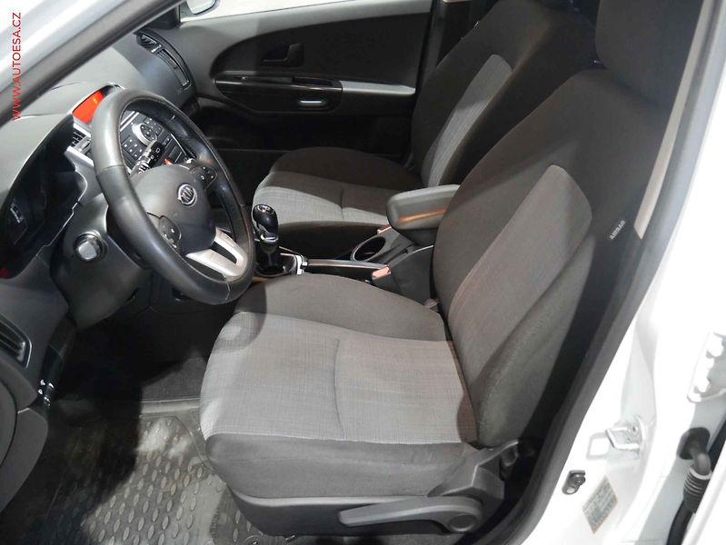 Kia Ceed (2012) 1.6i, ČR, AC - fotka 9 z 16
