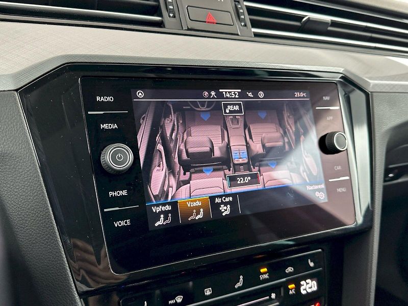 Volkswagen Passat (2022) Business 2.0 TDI 110kW - fotka 19 z 30