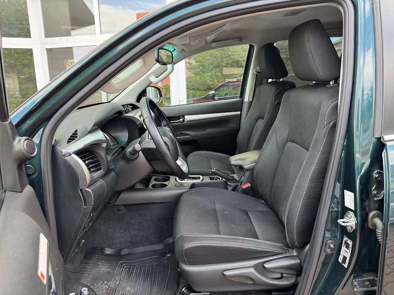 Toyota Hilux (2023) 2.8 automat Executive - fotka 8 z 18