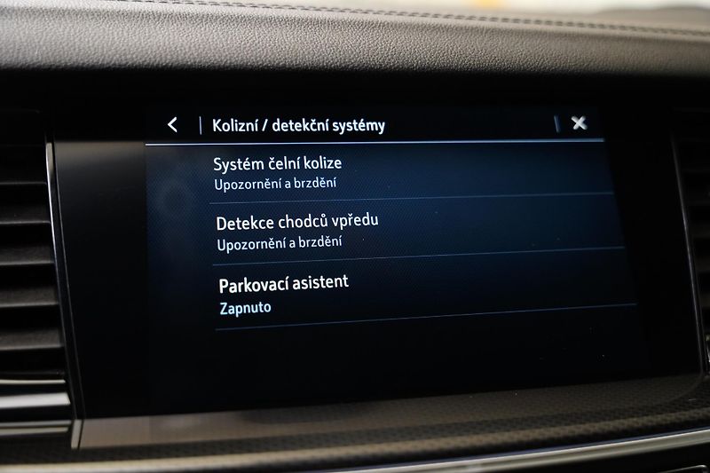Opel Insignia - fotka 20 z 25