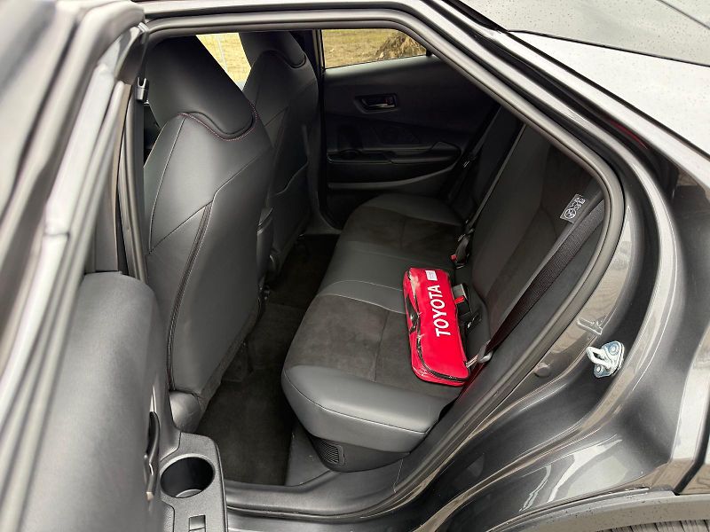 Toyota C-HR 2,0 HEV e-CVT GR Sport - fotka 25 z 30