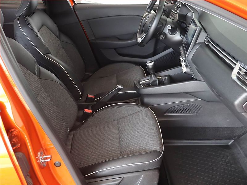 Renault Clio (2019) Intens 1.0 TCe, Serv.kniha - fotka 9 z 20