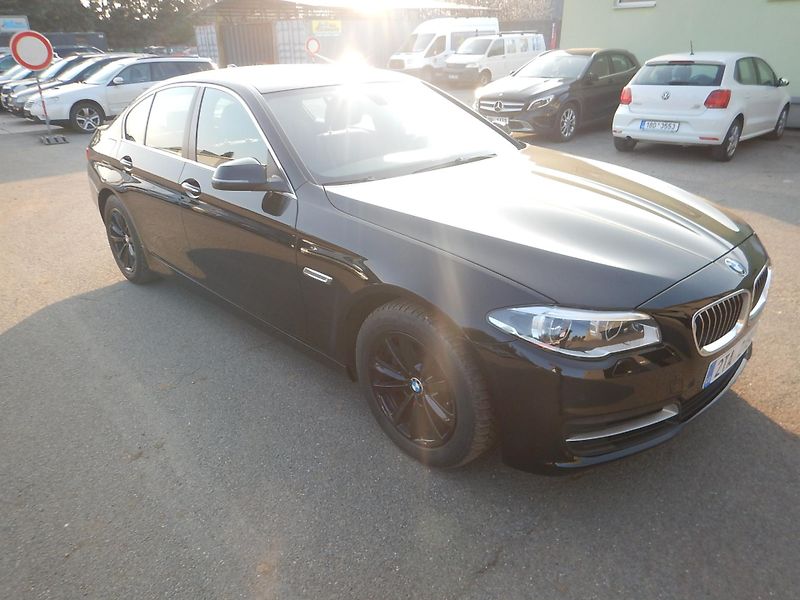 BMW Řada 5 520d XDRIVE, ČR, SERVISKA - fotka 4 z 32