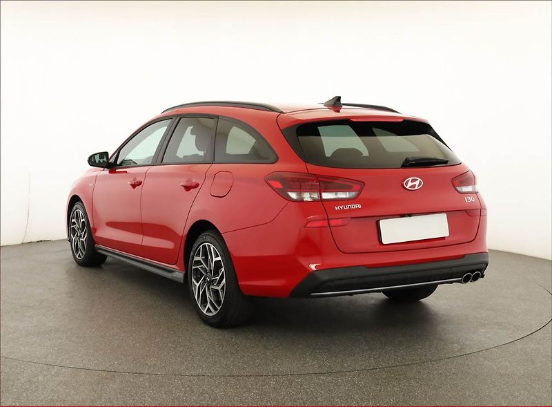 Hyundai i30 (2026) 1.0 T-GDI, N-Line, Navigace - fotka 4 z 21