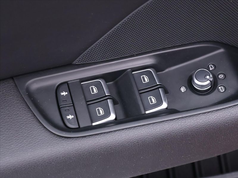 Audi A3 2,0 TDI 110kW Quattro CZ - fotka 17 z 35