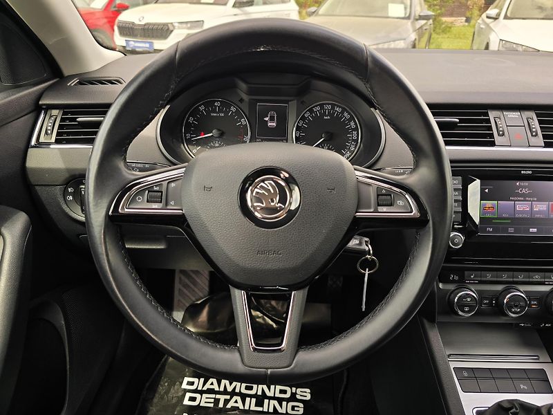 Škoda Octavia 1.4TSI BOHATÁ VÝBAVA 1Majitel - fotka 18 z 19