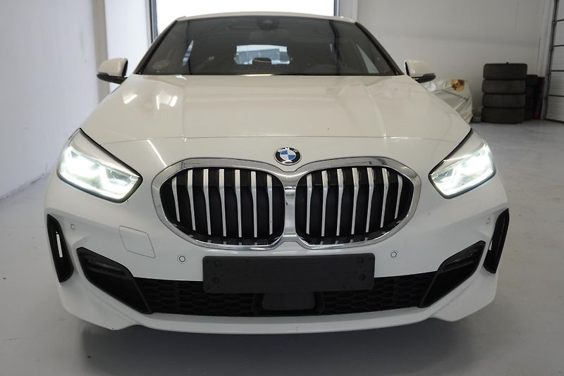 BMW Řada 1 120D 2,0 XDRIVE M-SPORT AUT. - fotka 2 z 25