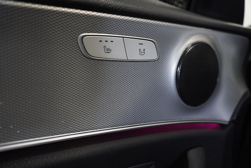 Mercedes-Benz Třídy E (2017) E220D AUTOMAT - fotka 14 z 38