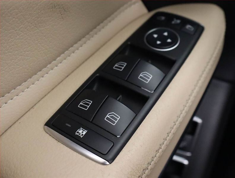 Mercedes-Benz GLS (2016) 500 4MATIC - fotka 15 z 29