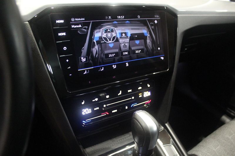 Volkswagen Passat (2023) 110kW, Tažné, Nezávislé topení - fotka 24 z 26