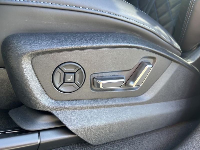 Audi SQ8 4.0 TDI V8 quattro B&O CERAMIC - fotka 28 z 41