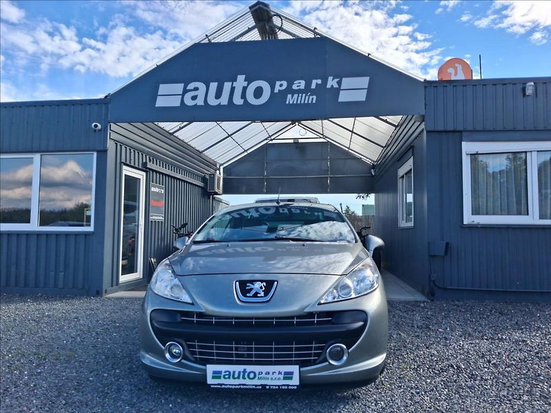 Peugeot 207 1,6 88kw Roland Garros - fotka 2 z 12