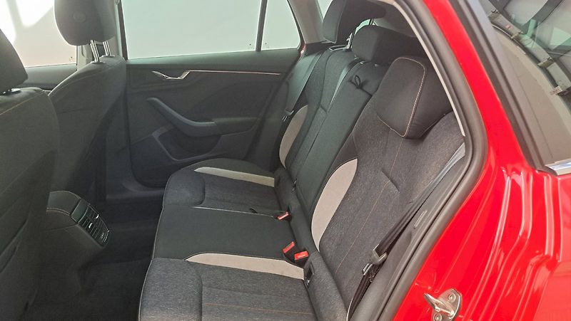 Škoda Scala (2025) SELEC TSI 110/1.5 A7F - fotka 13 z 23