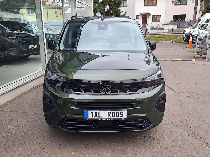 Peugeot Rifter (2025) ALLURE 1.2 PT 110k MAN6 - fotka 2 z 22