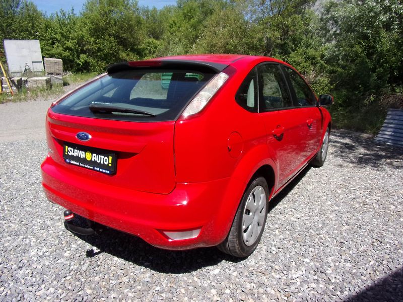 Ford Focus (2009) 1.6i74kW ATTRACTIVE PO SERVISU - fotka 4 z 18