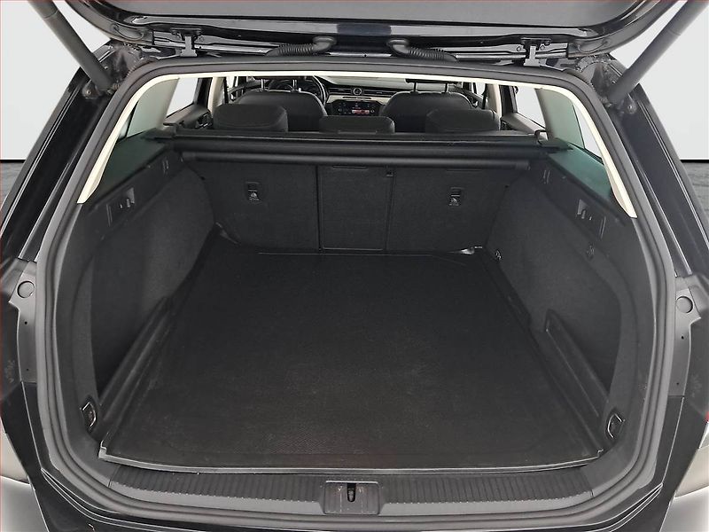 Volkswagen Passat (2017) Highline 2.0 TDI, Automat - fotka 14 z 19
