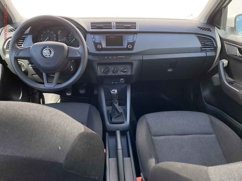 Škoda Fabia (2017) 1.0 TSi, ČR, AC, park.kamera - fotka 8 z 17