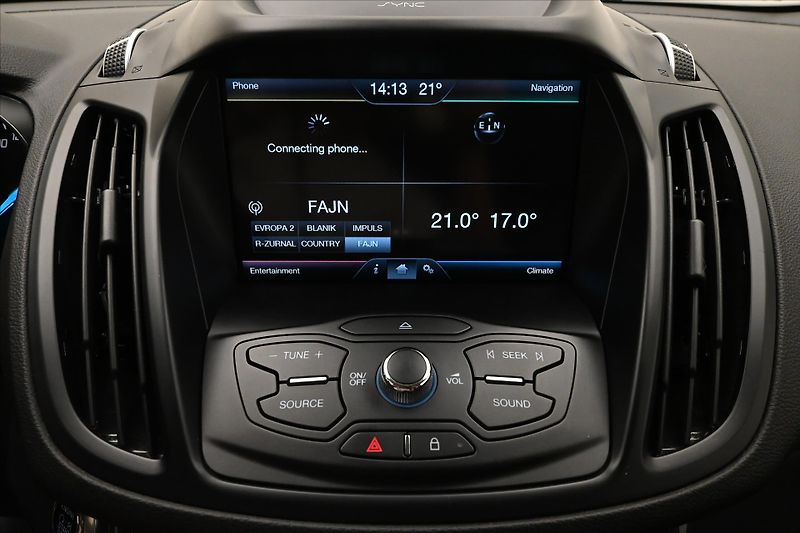 Ford Kuga 2,0 TDCi 110kW Tažné Záruka až - fotka 19 z 30