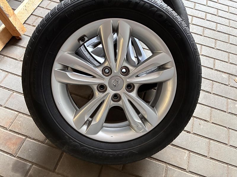 Hyundai Tucson 1.6T-GDI 130kW DCT STYLE       - fotka 26 z 26