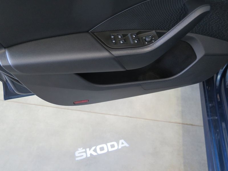 Škoda Octavia (2020) 2.0TDI,klima,výhřev,kamera,taž - fotka 15 z 28