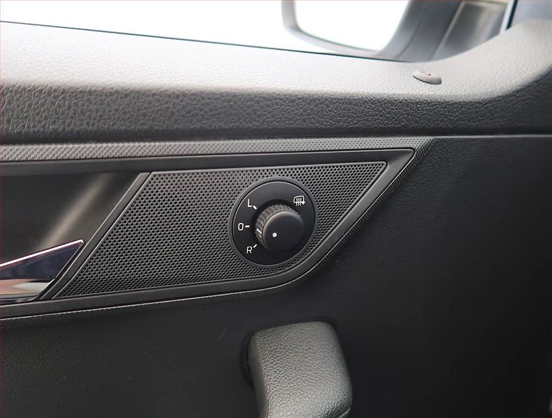 Škoda Fabia (2019) Style 1.0 TSI, Serv.kniha - fotka 22 z 23
