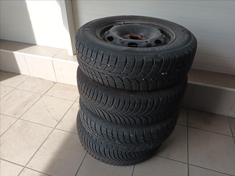 Škoda Fabia 1,2 TSI,66KW,1MAJ,AMBI,KOLA - fotka 39 z 45