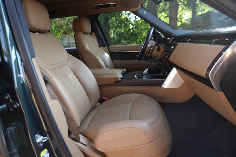 Land Rover Range Rover (2023) 3.0D mHEV D250 HSE AWD AT - fotka 40 z 42