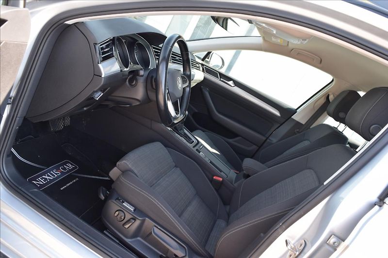 Volkswagen Passat 2,0 TDI 110KW LED MATRIX DSG - fotka 15 z 49
