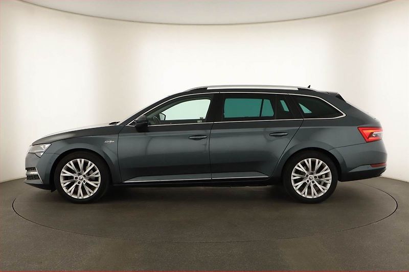 Škoda Superb (2021) Laurin&Klement iV 1.4 TSI PHEV - fotka 3 z 26