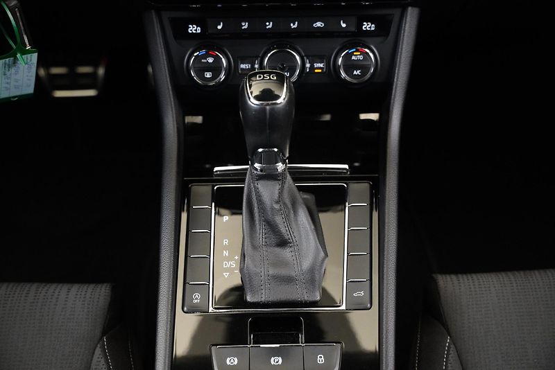 Škoda Superb - fotka 25 z 28