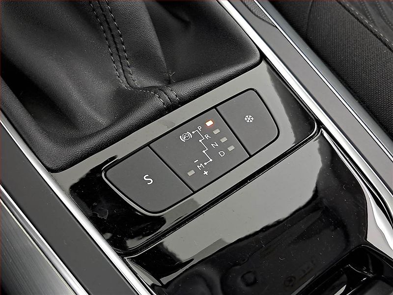 Peugeot 308 (2015) 2.0 HDI, Automat, Navi - fotka 17 z 21