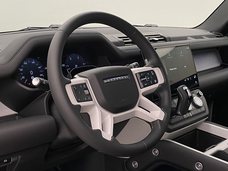 Land Rover Defender (2026) 130 D250 X-Dynamic SE - fotka 4 z 64