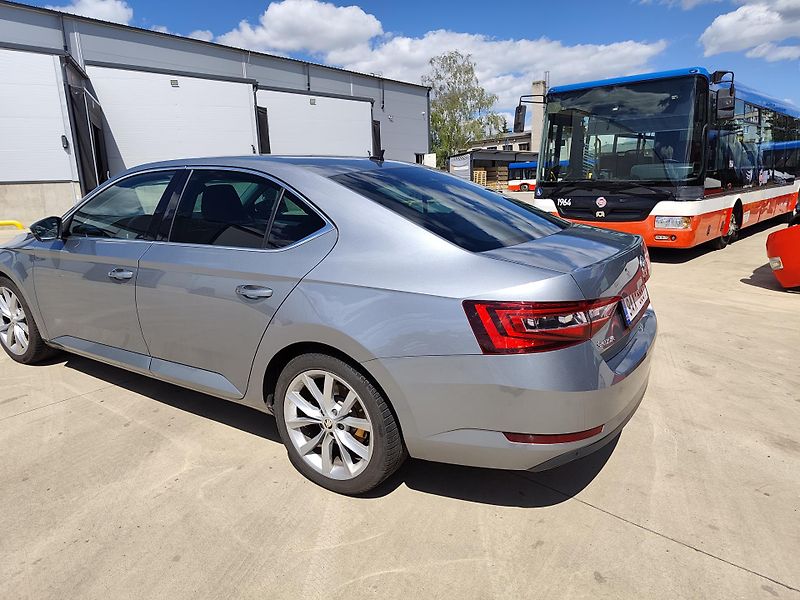 Škoda Superb (2018) Vozidlo je v perfektním stavu - fotka 6 z 18