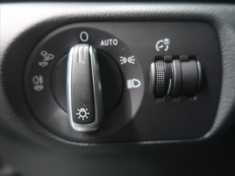Audi Q3 2,0 TFSi 162 KW S-tronic Quatt - fotka 14 z 29
